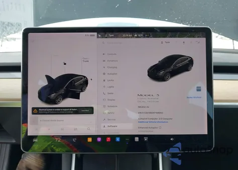 2019 Tesla Model 3 Long Range/Performance z USA, uszkodzony, nr VIN 5YJ3E1EB0KF196993